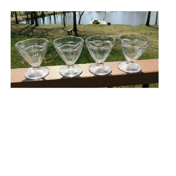 Set 4 Vtg Tulip Glass Ice Cream Sherbet Footed Dessert Dishes Wavy Edge 6 Panel - Picture 1 of 4